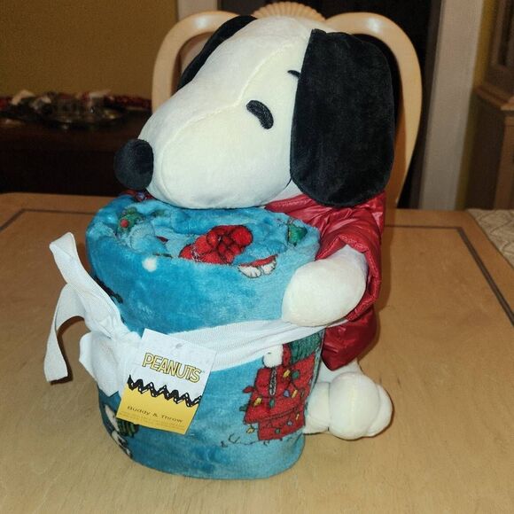 Peanuts Christnas Snoopy Buddy plush and throw blanket - Picture 7 of 7